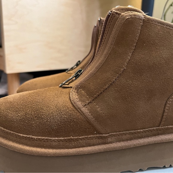 Ugg Neumel platform zip suede boots in chestnut - Picture 2 of 8